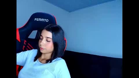 Snapshot of rousse_violet chatting on 21, 5, 2026 rousse_violet online show from 21, 5, 2026
