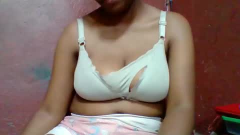 rovaelyah online show from 7, 3, 2026