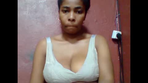 rovaelyah online show from 15, 3, 2026