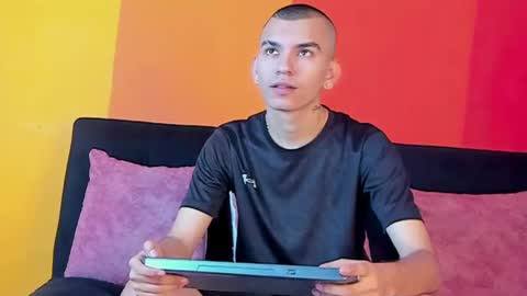 Rowan online show from 26, 9, 2025