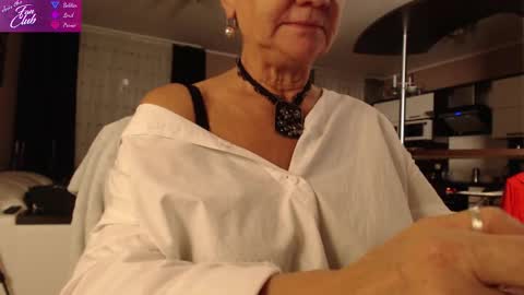 Snapshot of roxana_brooks chatting on 6, 12, 2024 Roxana online show from 6, 12, 2024