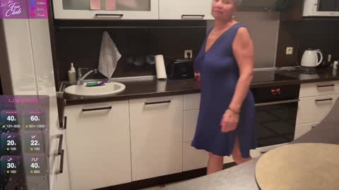 Snapshot of roxana_brooks chatting on 6, 2, 2025 Roxana online show from 6, 2, 2025