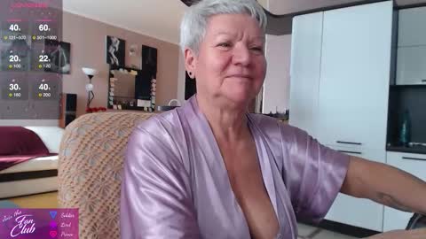 Snapshot of roxana_brooks chatting on 1, 10, 2025 Roxana online show from 1, 10, 2025