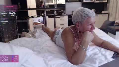 Snapshot of roxana_brooks chatting on 16, 10, 2025 Roxana online show from 16, 10, 2025
