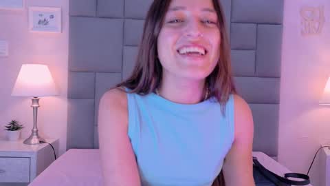 Snapshot of roxana_mill chatting on 11, 10, 2025 Roxana online show from 11, 10, 2025