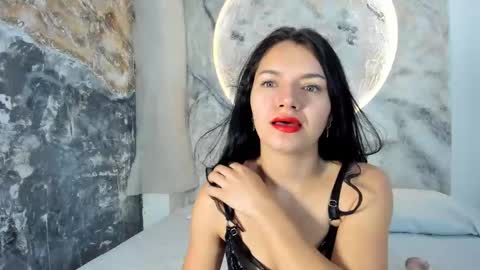 Snapshot of roxanaborns chatting on 4, 11, 2025 roxanaborns online show from 4, 11, 2025