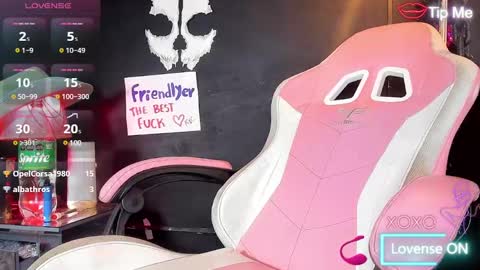 Roxane  online show from 10, 3, 2025