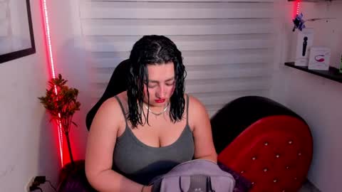 Snapshot of roxanne_morelli chatting on 28, 6, 2026 roxanne online show from 28, 6, 2026