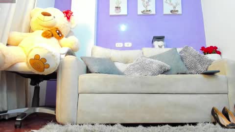 Snapshot of roxanneevans_ chatting on 18, 2, 2025 Roxanne evans Schedule 700 -1400GTM-5 online show from 18, 2, 2025