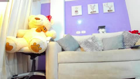 Snapshot of roxanneevans_ chatting on 19, 2, 2025 Roxanne evans Schedule 700 -1400GTM-5 online show from 19, 2, 2025