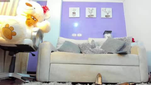 Snapshot of roxanneevans_ chatting on 17, 9, 2025 Roxanne evans Schedule 700 -1400GTM-5 online show from 17, 9, 2025