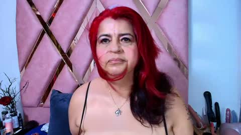 Snapshot of roxettemature chatting on 1, 6, 2026 RoxetteMature online show from 1, 6, 2026