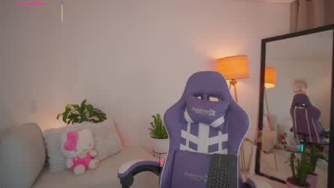  R O X I E  online show from 4, 7, 2026