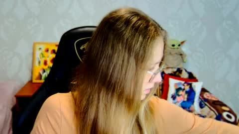 roxie_shy online show from 1, 10, 2025