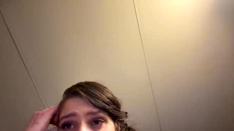 Snapshot of roxiebcali chatting on 14, 12, 2025 Roxybcali online show from 14, 12, 2025