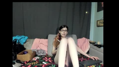 roxihazeleyes online show from 3, 2, 2025