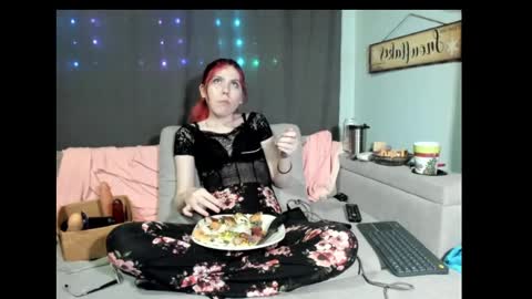 roxihazeleyes online show from 12, 2, 2025