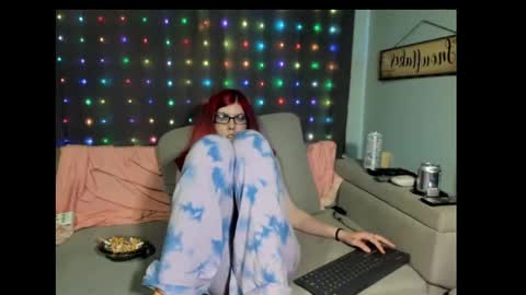 roxihazeleyes online show from 16, 2, 2025