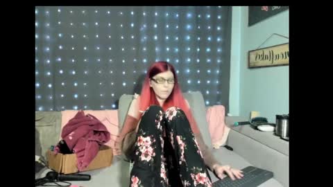 roxihazeleyes online show from 20, 2, 2025