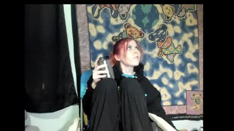 roxihazeleyes online show from 9, 3, 2025