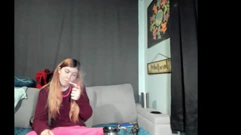 roxihazeleyes online show from 19, 10, 2025