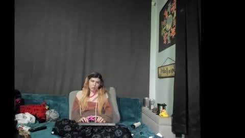 roxihazeleyes online show from 27, 11, 2025