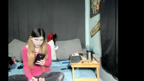 roxihazeleyes online show from 3, 4, 2026