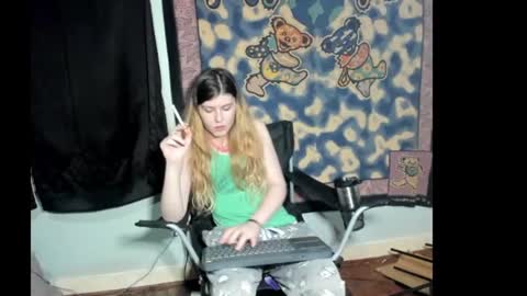 roxihazeleyes online show from 8, 7, 2026