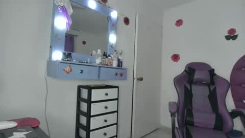 Roxy online show from 8, 4, 2026