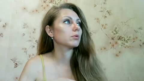 Snapshot of roxyfox18x01 chatting on 14, 6, 2026 roxyfox18x01 online show from 14, 6, 2026