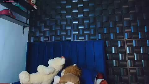 Snapshot of roy_barney chatting on 18, 10, 2025 ANTONIO online show from 18, 10, 2025