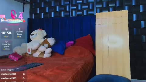 Snapshot of roy_barney chatting on 24, 10, 2025 ANTONIO online show from 24, 10, 2025