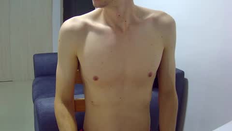 Snapshot of royyourtoy chatting on 6, 1, 2025 Roy online show from 6, 1, 2025