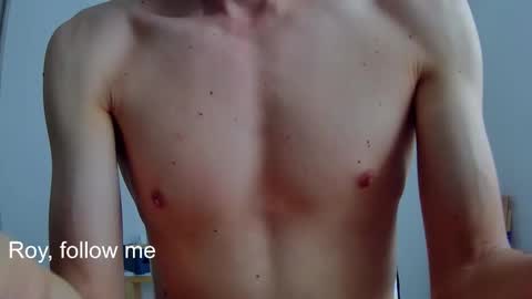 Snapshot of royyourtoy chatting on 4, 2, 2026 Roy online show from 4, 2, 2026