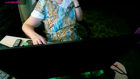 Snapshot of rtls chatting on 6, 1, 2025 Natlya online show from 6, 1, 2025