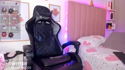 Snapshot of rubioberli chatting on 12, 12, 2024 RubiOberli 9 INCH Guys my blue page is available now online show from 12, 12, 2024