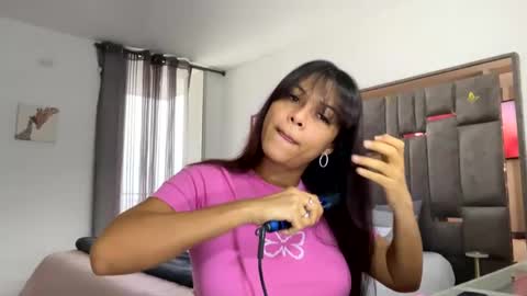 Snapshot of rubioberli chatting on 3, 2, 2025 RubiOberli 9 INCH Guys my blue page is available now online show from 3, 2, 2025