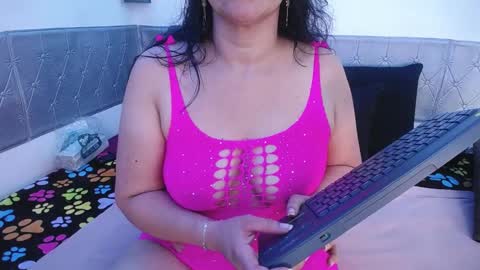 Snapshot of ruby_brown_ chatting on 25, 1, 2025 Ruby online show from 25, 1, 2025