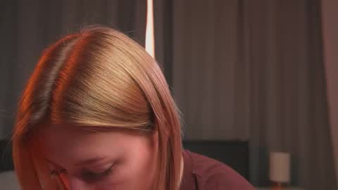 Snapshot of rue_novella chatting on 21, 11, 2025 Mila online show from 21, 11, 2025