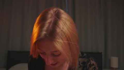 Snapshot of rue_novella chatting on 24, 11, 2025 Mila online show from 24, 11, 2025