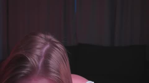 Snapshot of rue_novella chatting on 27, 11, 2025 Mila online show from 27, 11, 2025