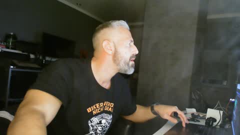 Snapshot of ruffi77 chatting on 31, 12, 2024 Chico que rico Caliente online show from 31, 12, 2024