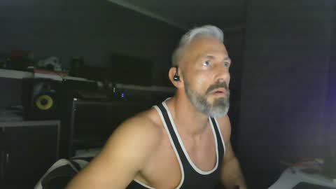 Snapshot of ruffi77 chatting on 29, 1, 2025 Chico que rico Caliente online show from 29, 1, 2025