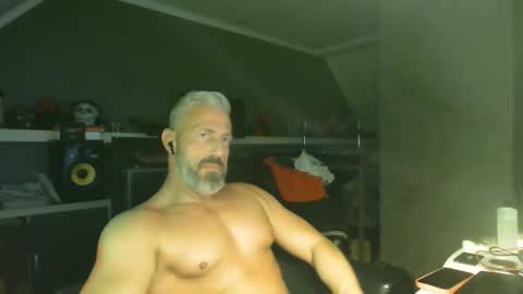 Snapshot of ruffi77 chatting on 18, 9, 2025 Chico que rico Caliente online show from 18, 9, 2025