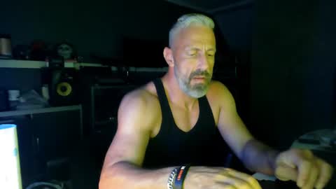 Snapshot of ruffi77 chatting on 14, 6, 2026 Chico que rico Caliente online show from 14, 6, 2026