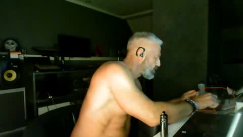 Snapshot of ruffi77 chatting on 28, 6, 2026 Chico que rico Caliente online show from 28, 6, 2026