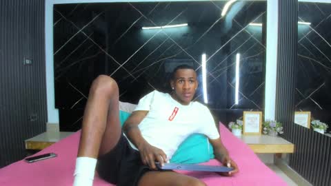 Snapshot of runnyx_09 chatting on 24, 9, 2025 Runnix  online show from 24, 9, 2025