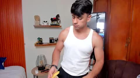 Snapshot of russ_w8 chatting on 21, 9, 2025 Russ online show from 21, 9, 2025