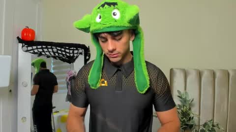 Snapshot of russ_w8 chatting on 23, 9, 2025 Russ online show from 23, 9, 2025