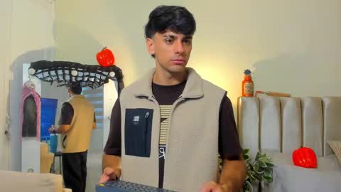 Snapshot of russ_w8 chatting on 6, 10, 2025 Russ online show from 6, 10, 2025